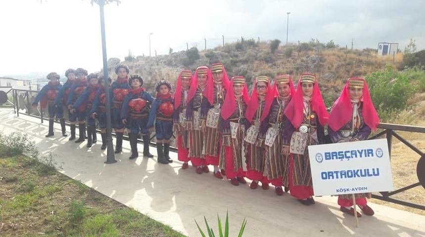 Başçayır Ortaokulu, Antalya Yörük Festivali’ni renklendirdi