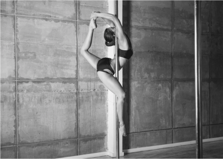  Jennifer Lopez sayesinde trend oldu! Şimdi kadınlar formda kalmak i&ccedil;in direk dansı yapıyor