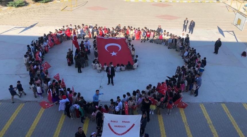 Yozgat’ta öğrencilerden Barış Pınarı Harekâtı’na destek