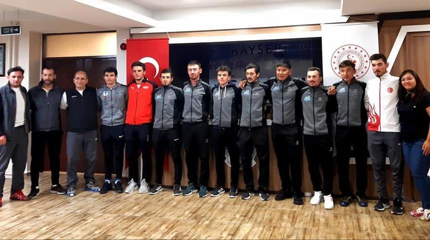 Bisiklet&ccedil;iler Erciyes&rsquo;te kamp yaptı