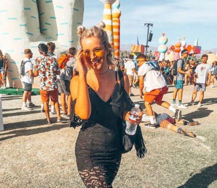 Sosyal medya fenomeni Jessica Davies'in başı çıplak fotoğraflarıyla dertte!  G3