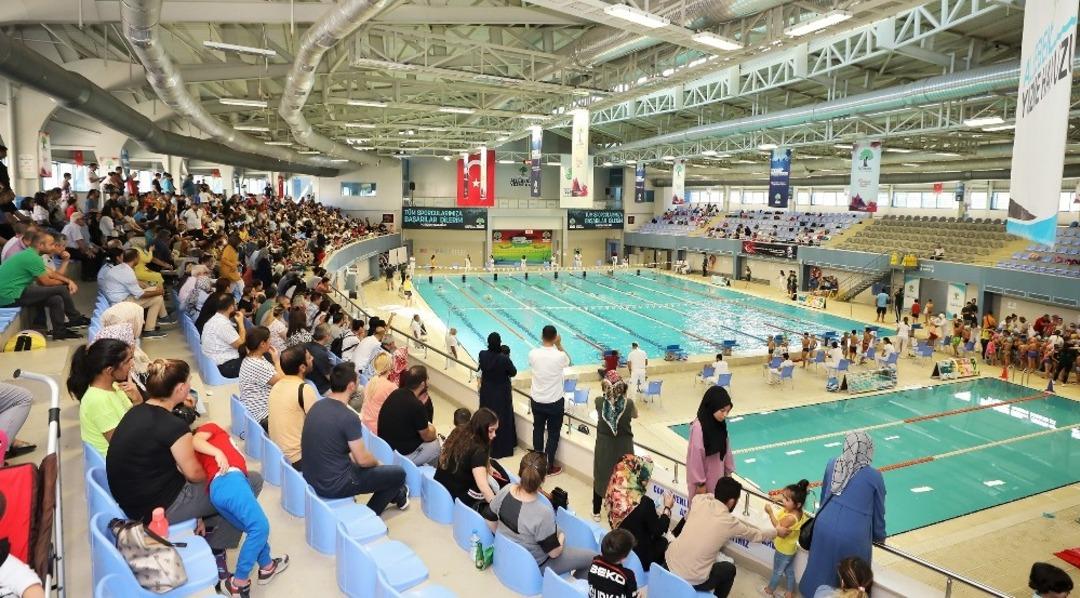 Minik kula&ccedil;lar mutlu etti