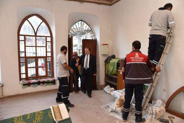 Karesi Bey’in türbesi bakıma alındı