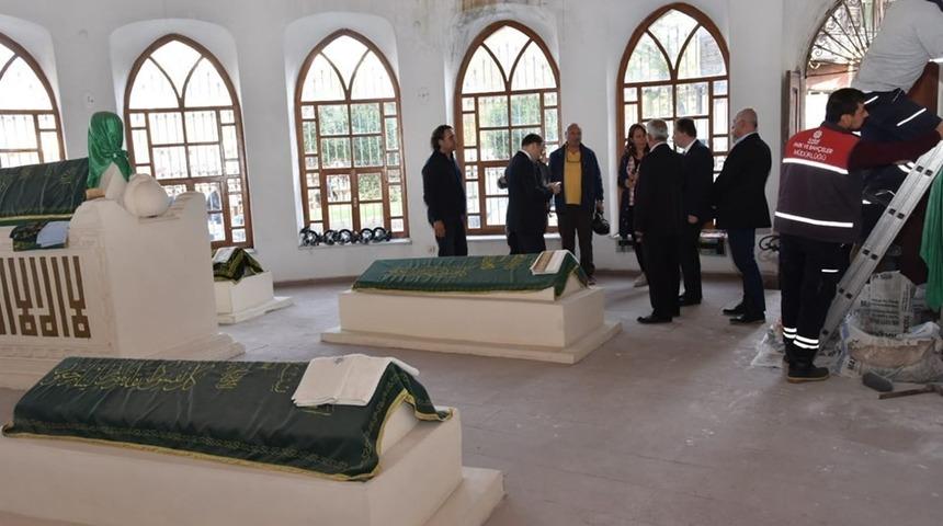 Karesi Bey&rsquo;in t&uuml;rbesi bakıma alındı
