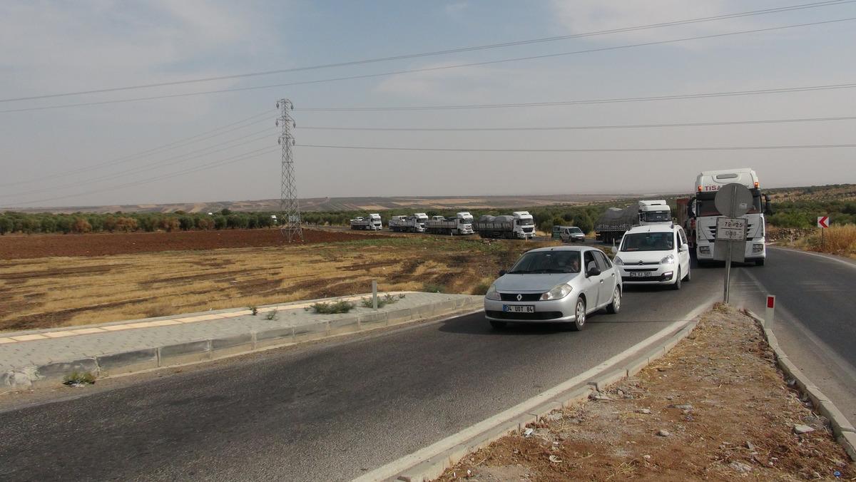 SMO askerlerinin Kilis'ten Şanlıurfa&rsquo;ya ge&ccedil;işi s&uuml;r&uuml;yor