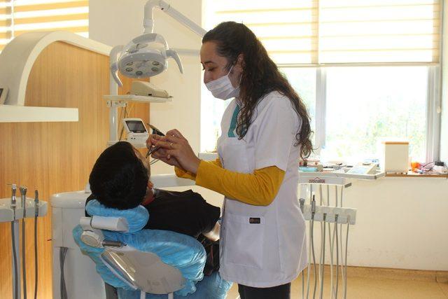 Otizmli çocukların ağız diş taramaları başladı