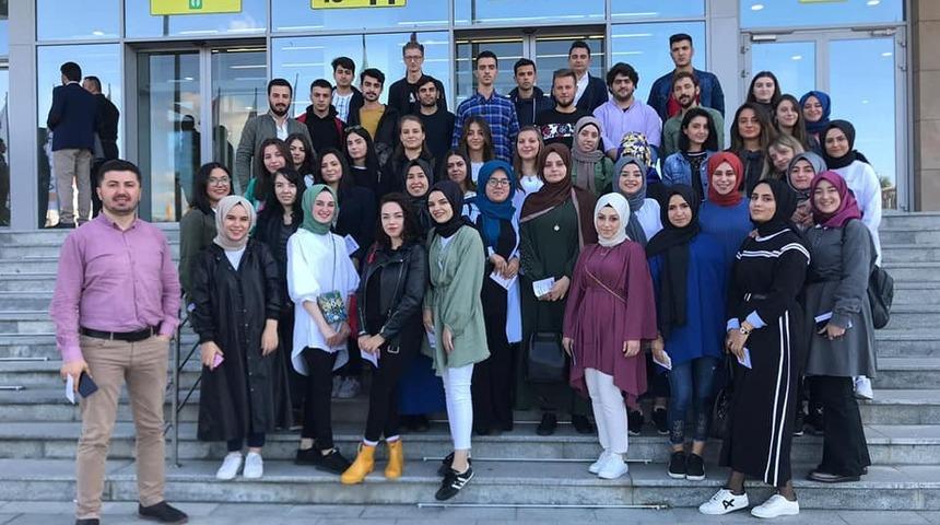 Akyazı MYO &ouml;ğrencileri &lsquo;Woodtech&rsquo; fuarında