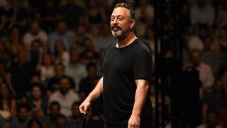 Cem Yılmaz'dan Ayşegül Aldinç'e yanıt: Ben mekanın işçisiyim