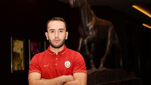 Olcan Adın futbolu bıraktı