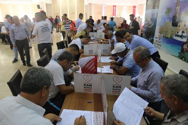 Hatay Büyükşehir ve HATSU’dan Mehmetçik için kan bağışı G3