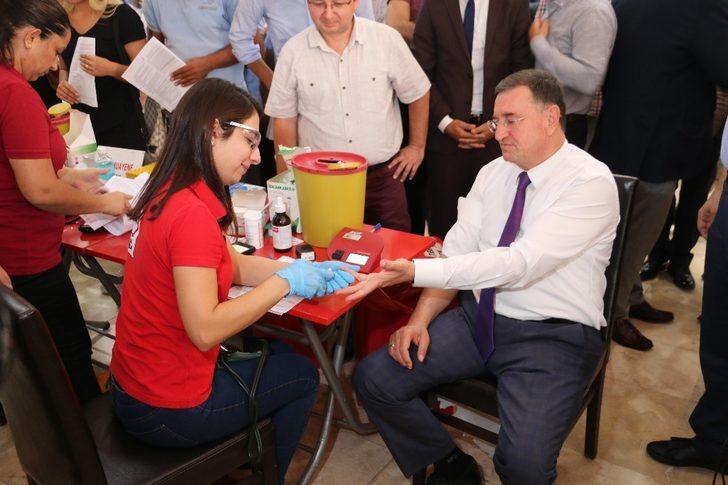 Hatay Büyükşehir ve HATSU’dan Mehmetçik için kan bağışı G4