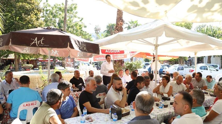 Başkan Ulutaş, esnafla kahvaltıda buluştu