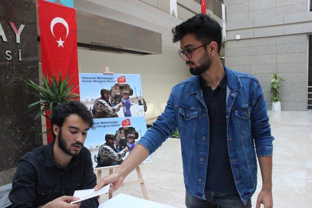 İzmirli öğrenciler Barış Pınarı Harekatı'ndaki askerlere moral mektupları yazdı