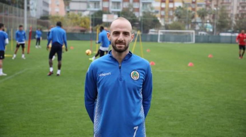 Alanyaspor'dan Efecan Karaca a&ccedil;ıklaması