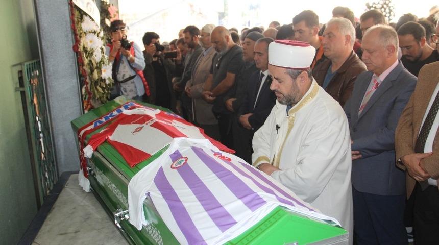 Kalp krizinden &ouml;len antren&ouml;r son yolculuğuna uğurlandı