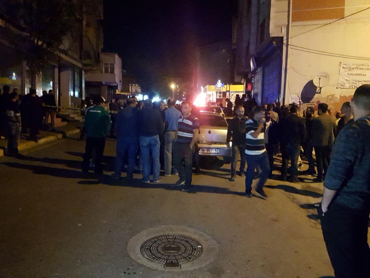 Son dakika! Avcılar'da silahlı kavga! &Ouml;zel harekat polisleri operasyon hazırlığında