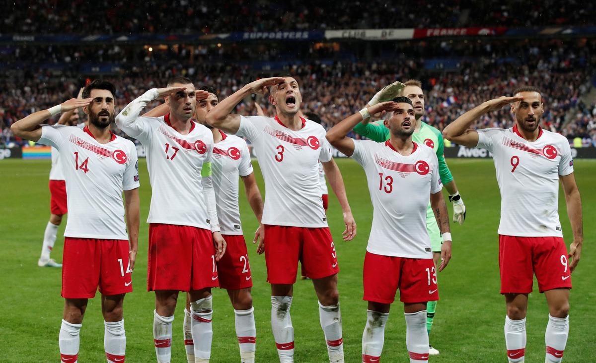Bild'den skandal ifade: T&uuml;rkler, Suriye saldırısını selamladı