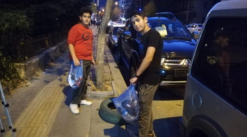 Gen&ccedil;lerden takdir edilecek davranış