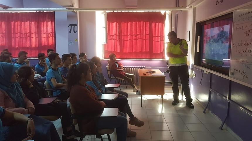 Karpuzlu&rsquo;da &ouml;ğrenciler trafik eğitimi aldı