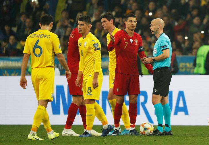 Cristiano Ronaldo kariyerinin 700. golünü atarak yine tarihe geçti G3