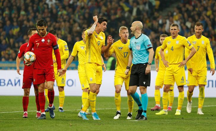 Cristiano Ronaldo kariyerinin 700. golünü atarak yine tarihe geçti G5