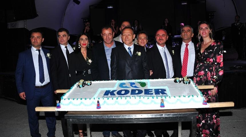 Kuşadası&rsquo;nda otelciler d&uuml;zenlenen gecede bir araya geldi