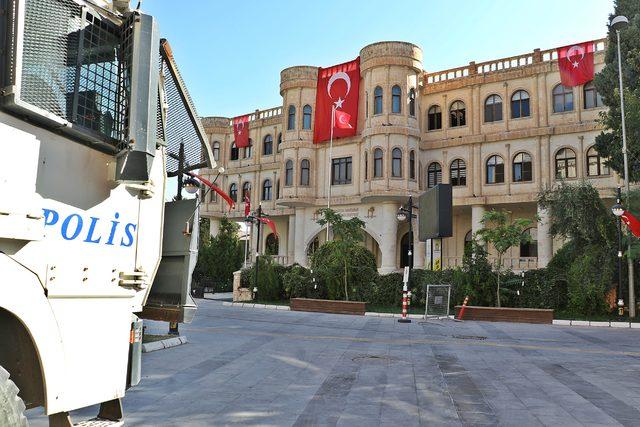 Nusaybin Belediye Başkanı HDP li Nergiz g&ouml;zaltına alındı 2