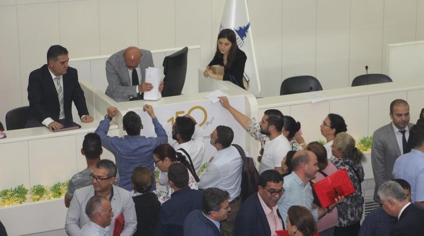 İşsiz gen&ccedil;lerden Soyer&rsquo;e CV verme yarışı