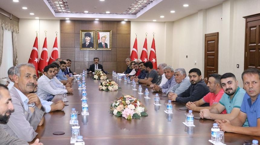 Belediye &ccedil;alışıyor, esnafın y&uuml;z&uuml; g&uuml;l&uuml;yor