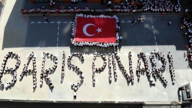 &Ouml;ğrencilerden &rsquo;Barış Pınarı&rsquo; koreografisi 1