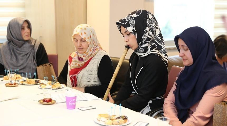 K&uuml;bra Kartoğlu&rsquo;ndan anlamlı ziyaret