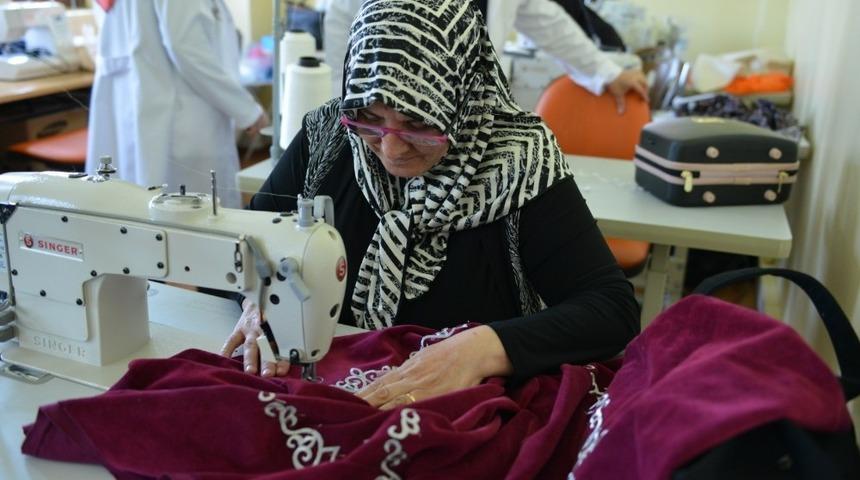 Yakutiye Belediyesi ev hanımlarına nakış &ouml;ğretecek