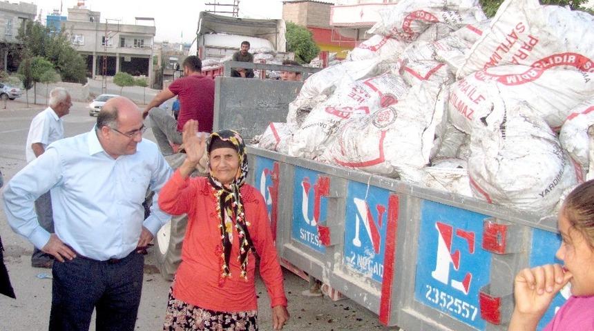Araban Kaymakamlığı SYDV K&ouml;m&uuml;r Dağıtımına Başladı