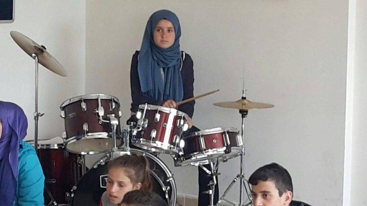 Ortaokulda müzik, resim, akıl ve zeka oyunları atölyeleri açıldı G3