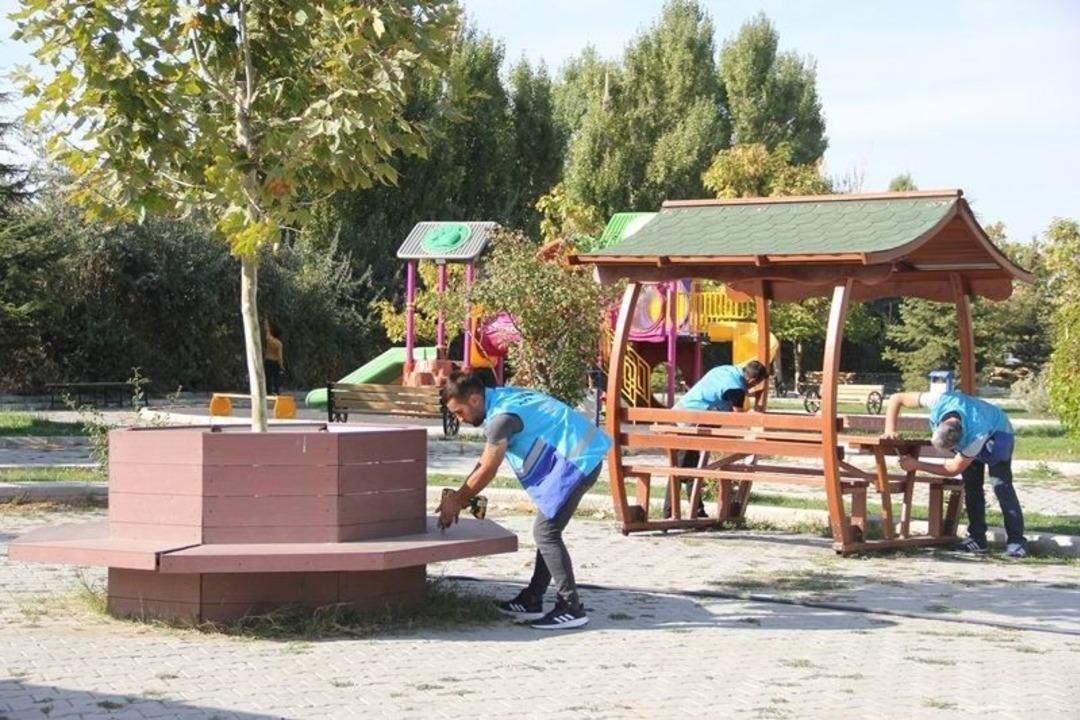 Van&rsquo;daki t&uuml;m parklar bakıma alındı