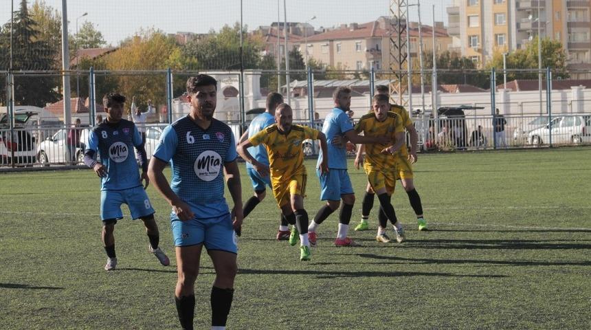 Amat&ouml;r futbolcudan muhteşem frikik