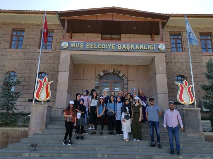 Muş Belediyesinden öğrenciler için kent gezisi G2