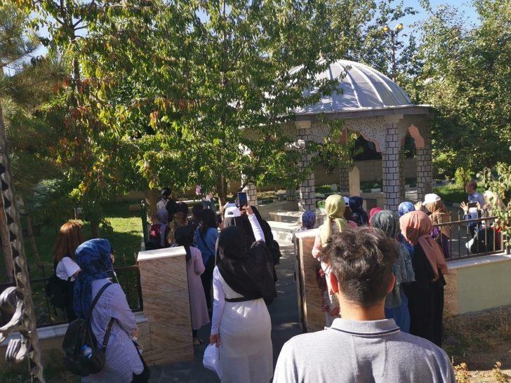 Muş Belediyesinden öğrenciler için kent gezisi G4