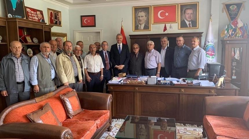 Eynal Kaplıcaları müdavimlerinden Başkan Biçer’e plaket