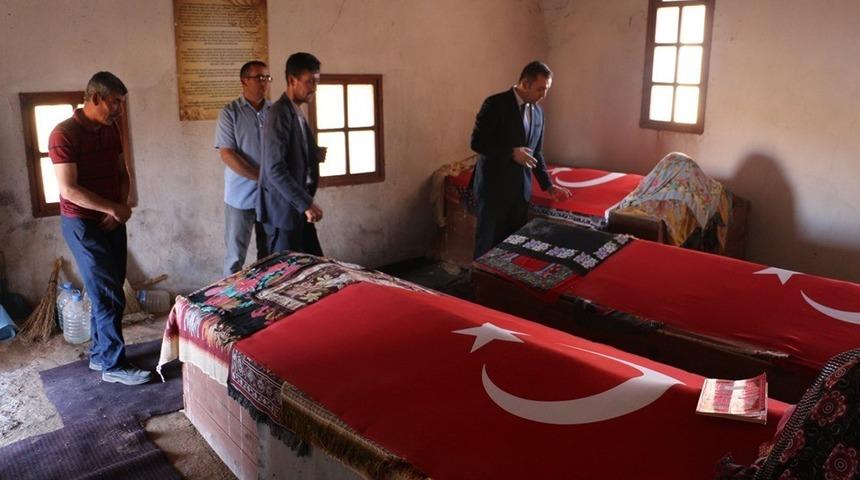 Kaymakam Arcaklıoğlu, Resulbaba türbesini ziyaret etti