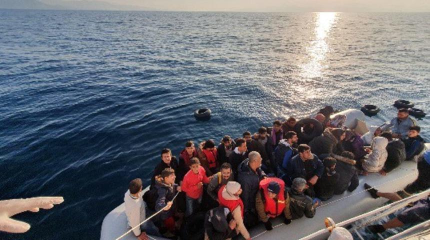 Kuşadası Körfezi’nde 4 ayrı operasyonda 91’i çocuk 190 göçmen yakalandı