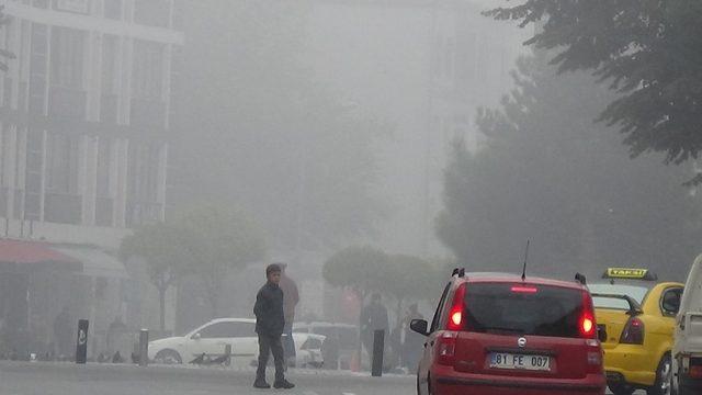 Düzce’de sis etkili oldu