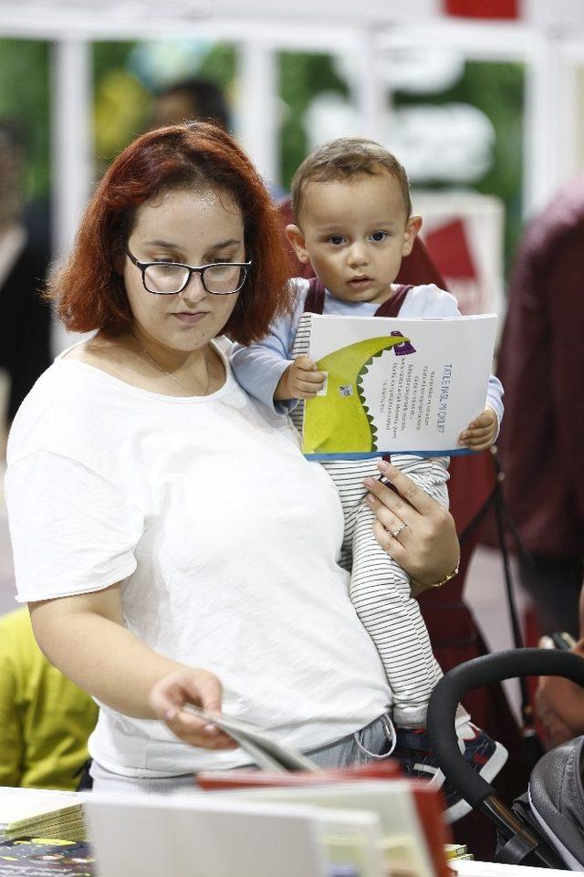 Kitap Fuarında 4 Günün Rekoru Kırıldı