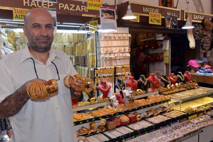 11 bin liralık bileziğin imitasyonu 40 liraya satılıyor G2
