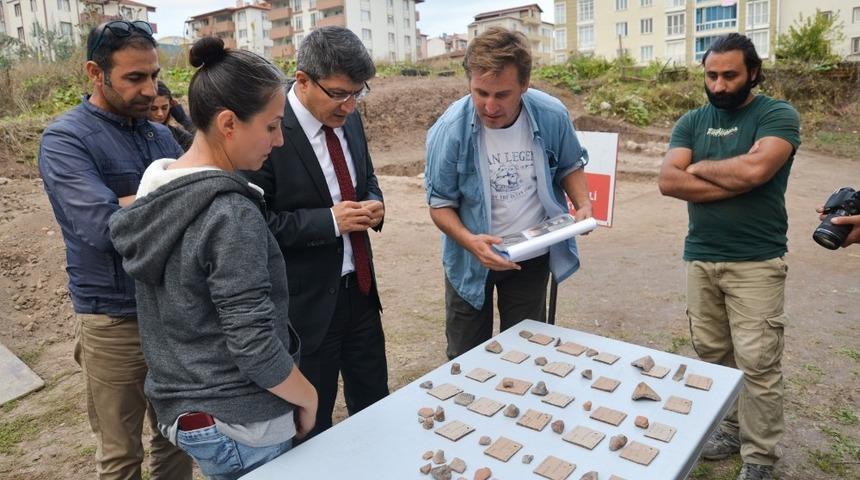 Rekt&ouml;r Taş&rsquo;dan Bilecik&rsquo;teki 8 bin yıllık yerleşim yerinde inceleme