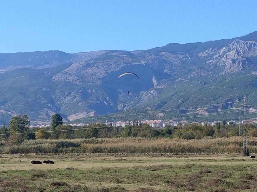 Kargı yama&ccedil; paraş&uuml;t&uuml;nde &Ouml;l&uuml;denize rakip