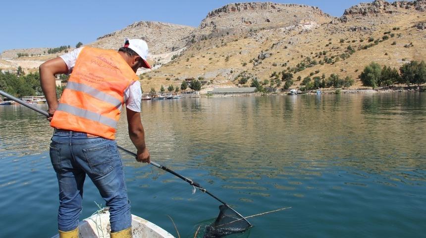 B&uuml;y&uuml;kşehir Fırat Nehri&rsquo;ni temizliyor