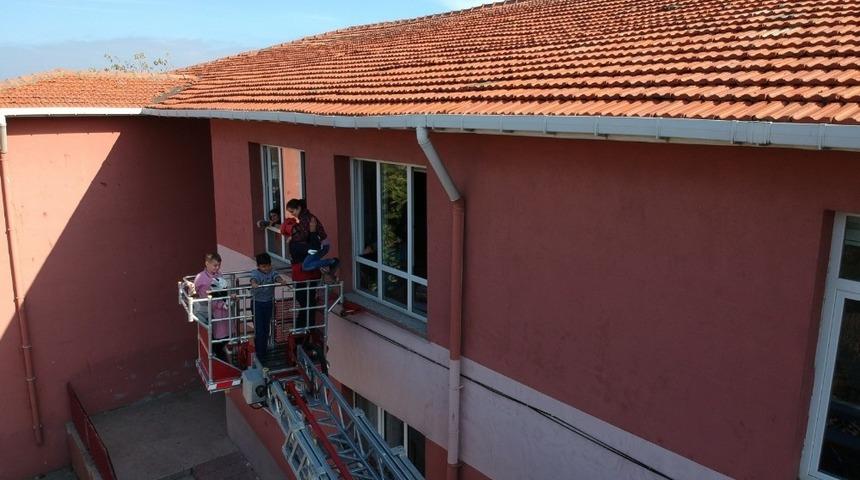 Okulda yangın ve kurtarma tatbikatı