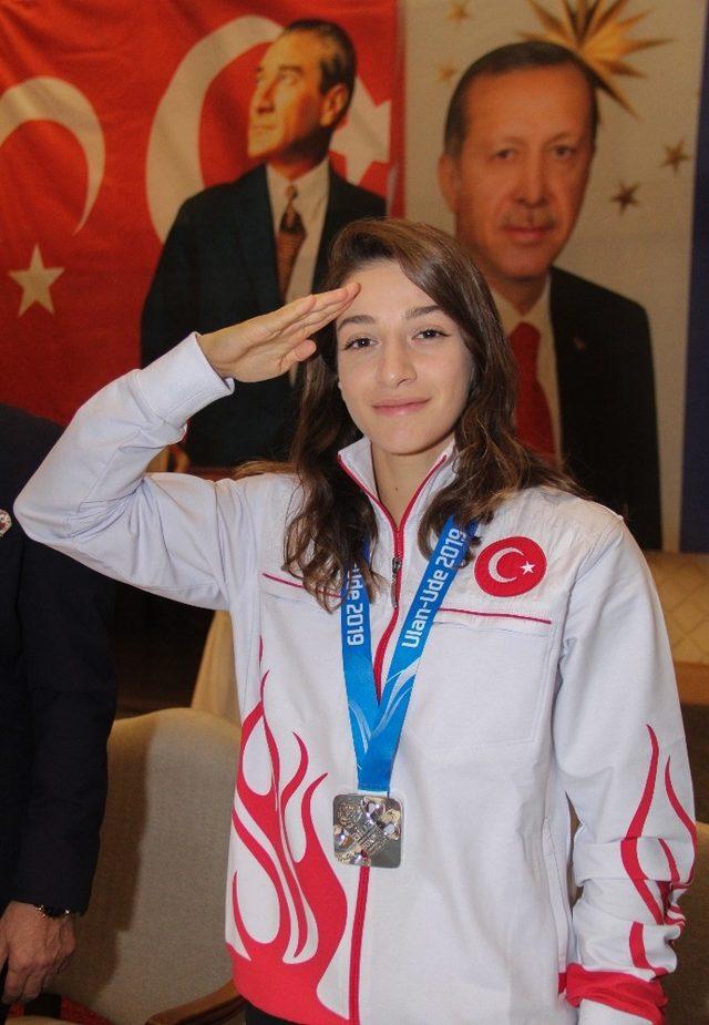 Buse Naz Çakıroğlu: 