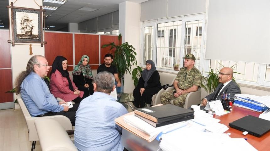 Vali Demirtaş, yaralı askeri ziyaret etti